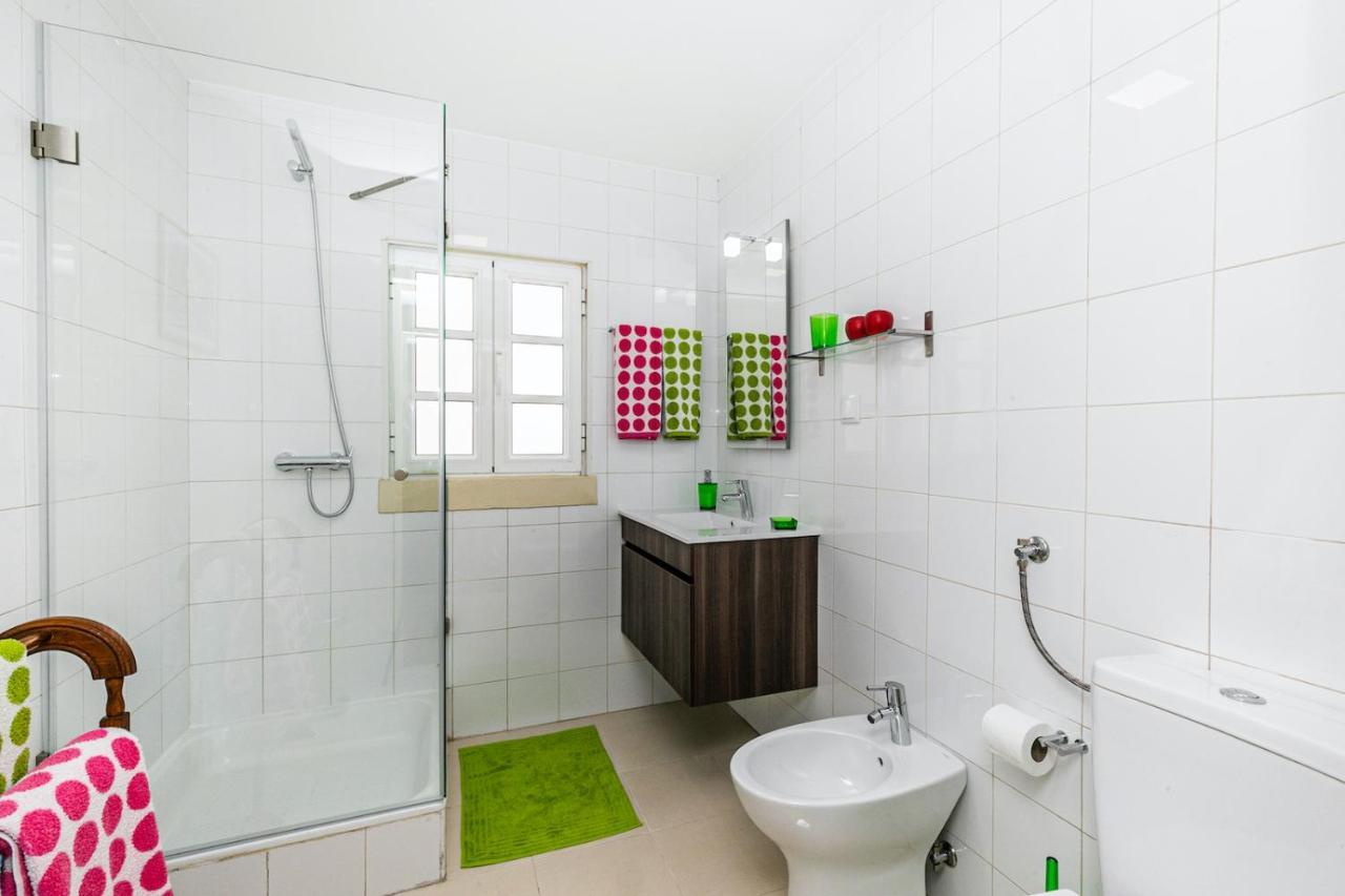Moderno Apartamento Em Bairro Tipico Lisboeta Lisboa Eksteriør billede