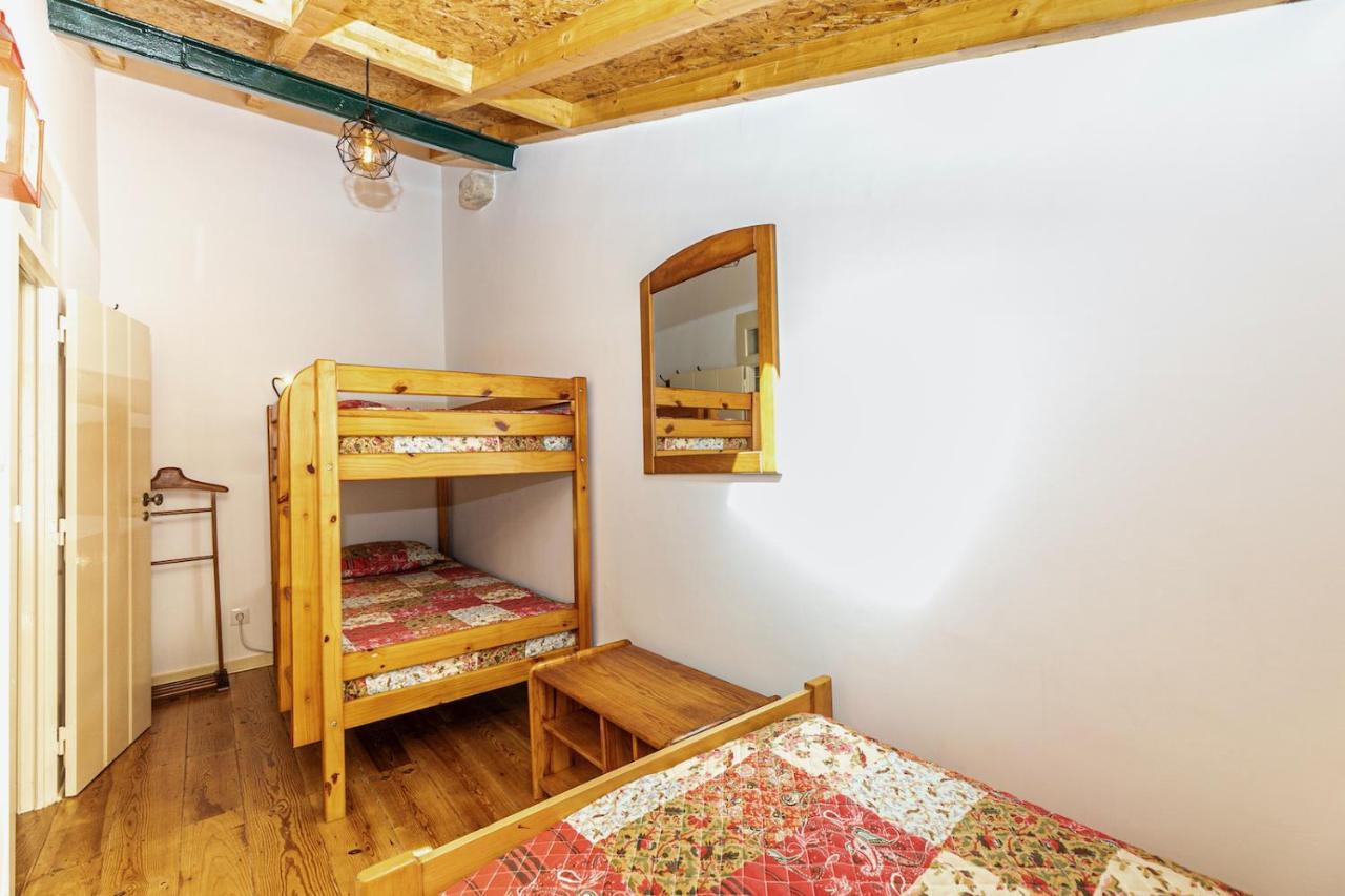 Moderno Apartamento Em Bairro Tipico Lisboeta Lisboa Eksteriør billede
